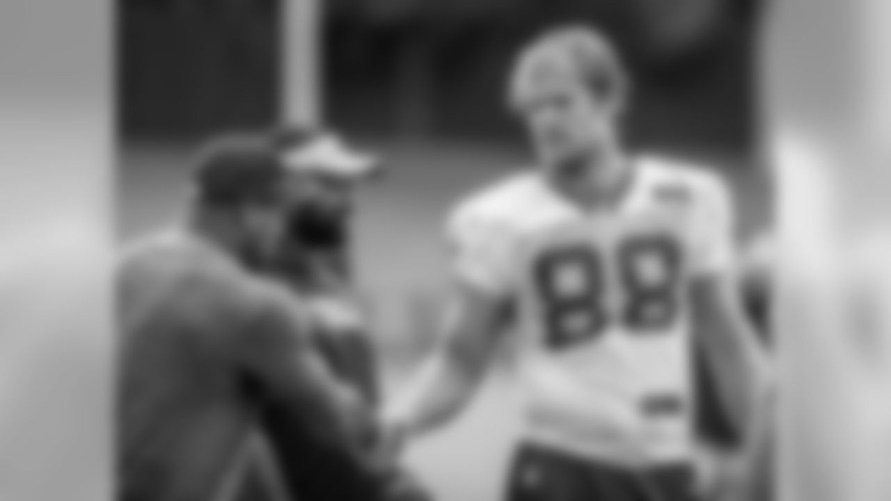 2018_09_6 steve smith at practice 002