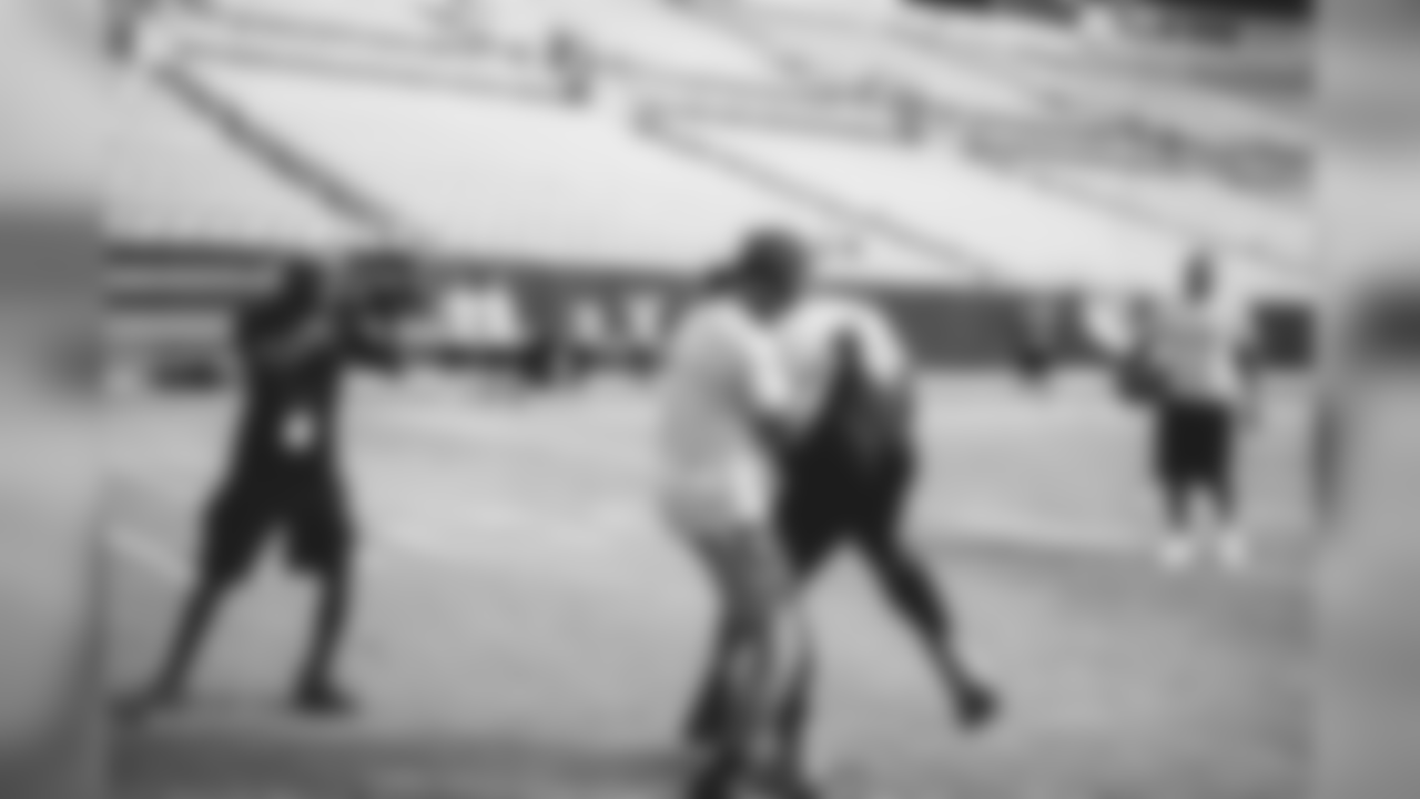 E_1D2_2207