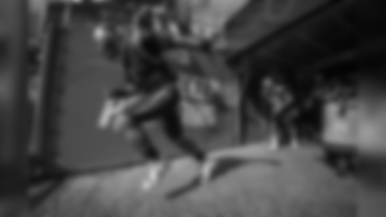 2018_11_25 CARvsSEA warmups 0080