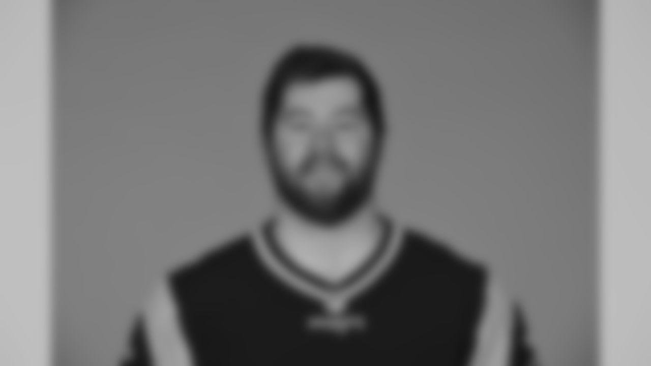 Joe Thuney.
