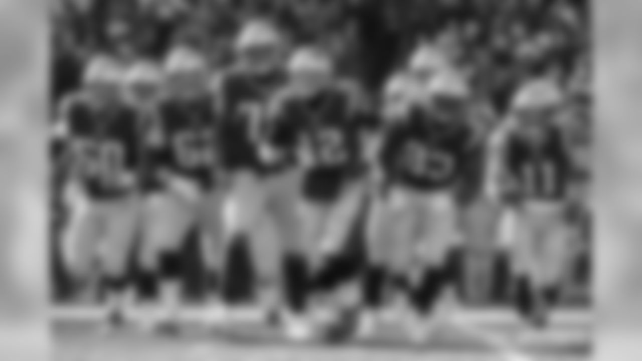 David Andrews, Joe Thuney, Trent Brown, Tom Brady, Dwayne Allen and Julian Edelman