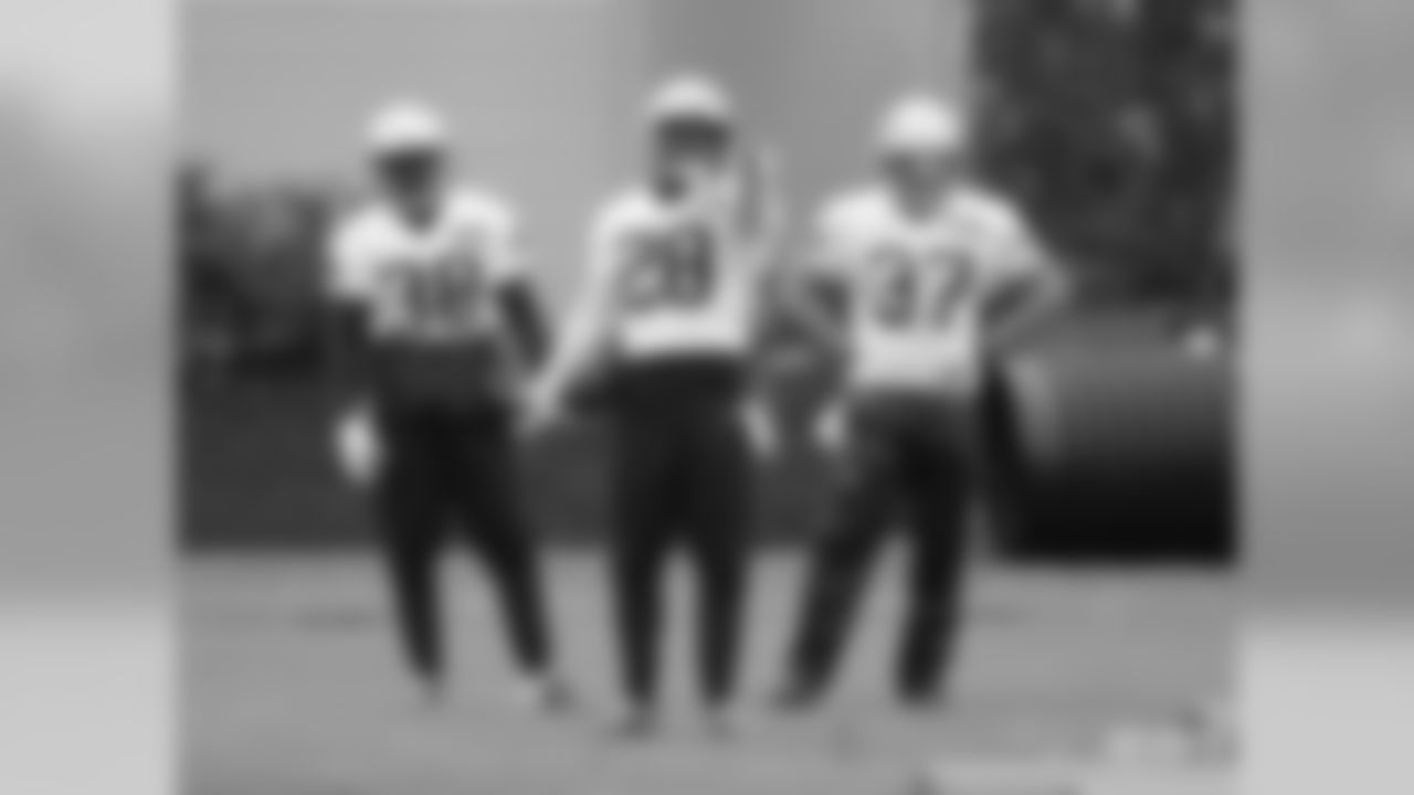 Kenjon Barner, James White, Kenneth Farrow