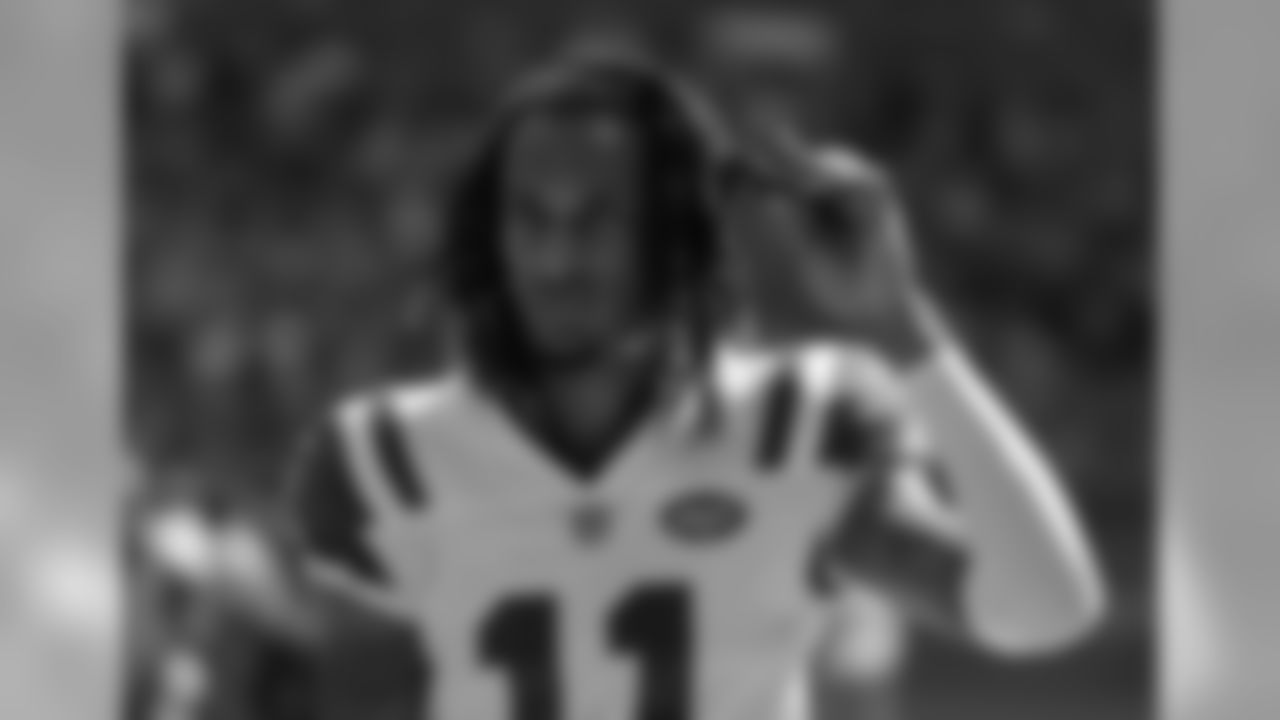 New York Jets wide receiver Robby Anderson (11) is seen on the sidelines before an NFL football game against the Miami Dolphins, Sunday, Nov. 4, 2018, in Miami Gardens, Fla. (AP Photo/Lynne Sladky)