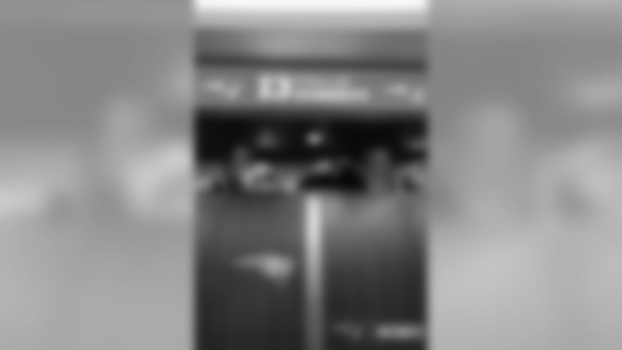 IC100418-LR_EJA42-watermarked