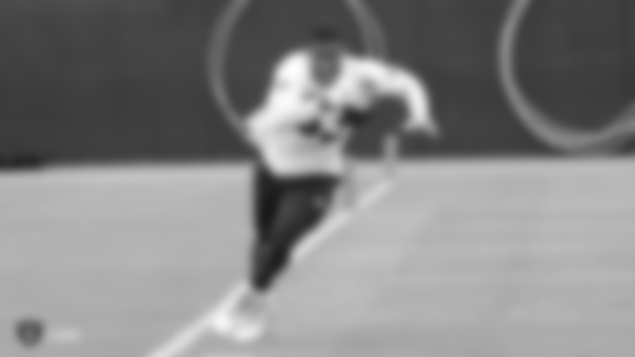 Raiders tight end Darren Waller (83) at a workout during phase two of the offseason program at the Raiders Practice Facility in Alameda, Calif.