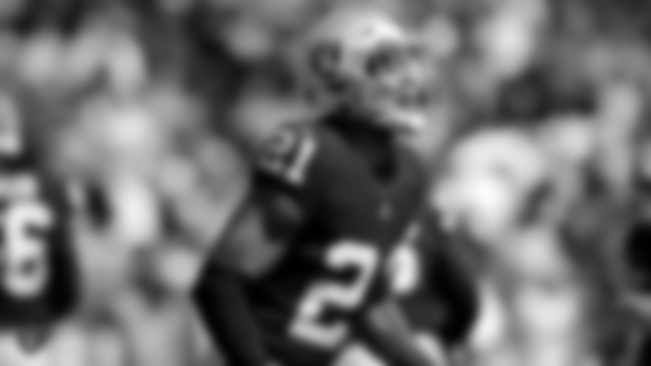 Oakland Raiders cornerback Gareon Conley (21) during the Oakland Raiders regular season game against the Cleveland Browns at Oakland-Alameda County Coliseum on September 30th, 2018, in Oakland, California. The Oakland Raiders won 45-42.