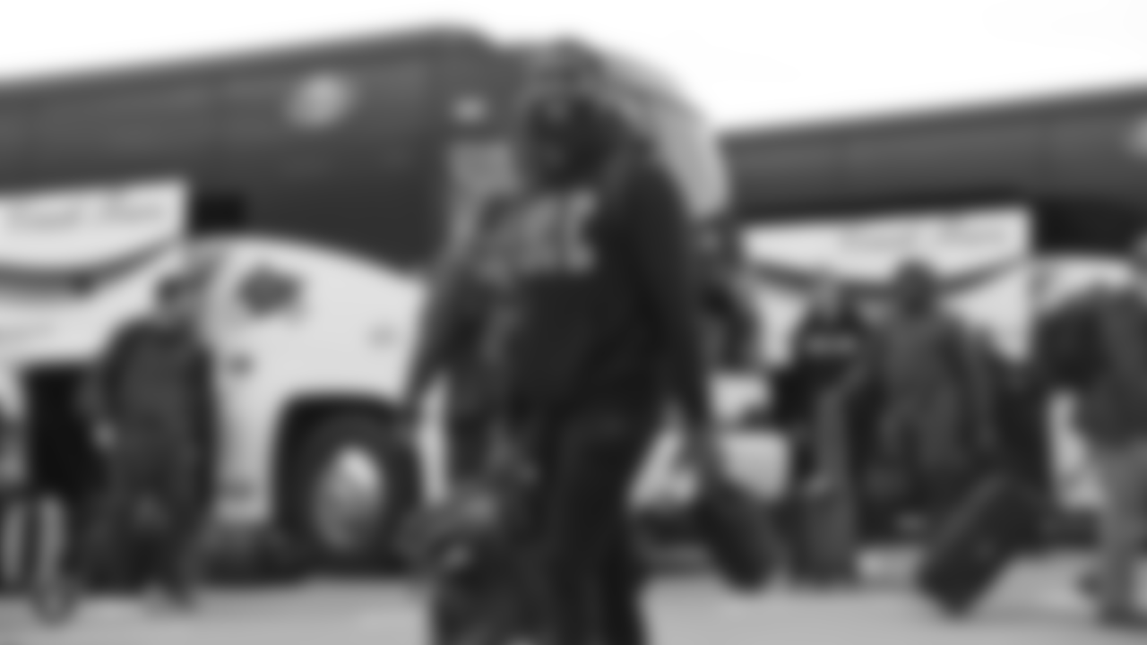 Oakland Raiders cornerback Daryl Worley (20) departs for their game against the Cincinnati Bengals, Friday, December 14, 2018, in Oakland, California.