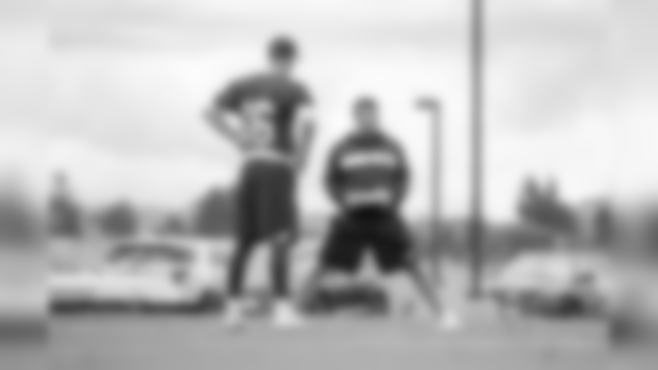 Head coach Sean McVay of the Los Angeles Rams coaches quarterback (16) Jared Goff during practice on day 5 of Phase II of the offseason program workouts, Monday, May 6, 2019, in Thousand Oaks, CA. (Jeff Lewis/Rams)