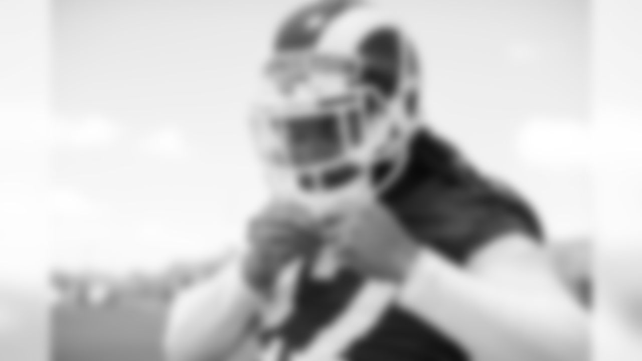 Running back (27) Darrell Henderson of the Los Angeles Rams practices during OTA's, Monday, May 20 2019, in Thousand Oaks, CA. (Jeff Lewis/Rams)