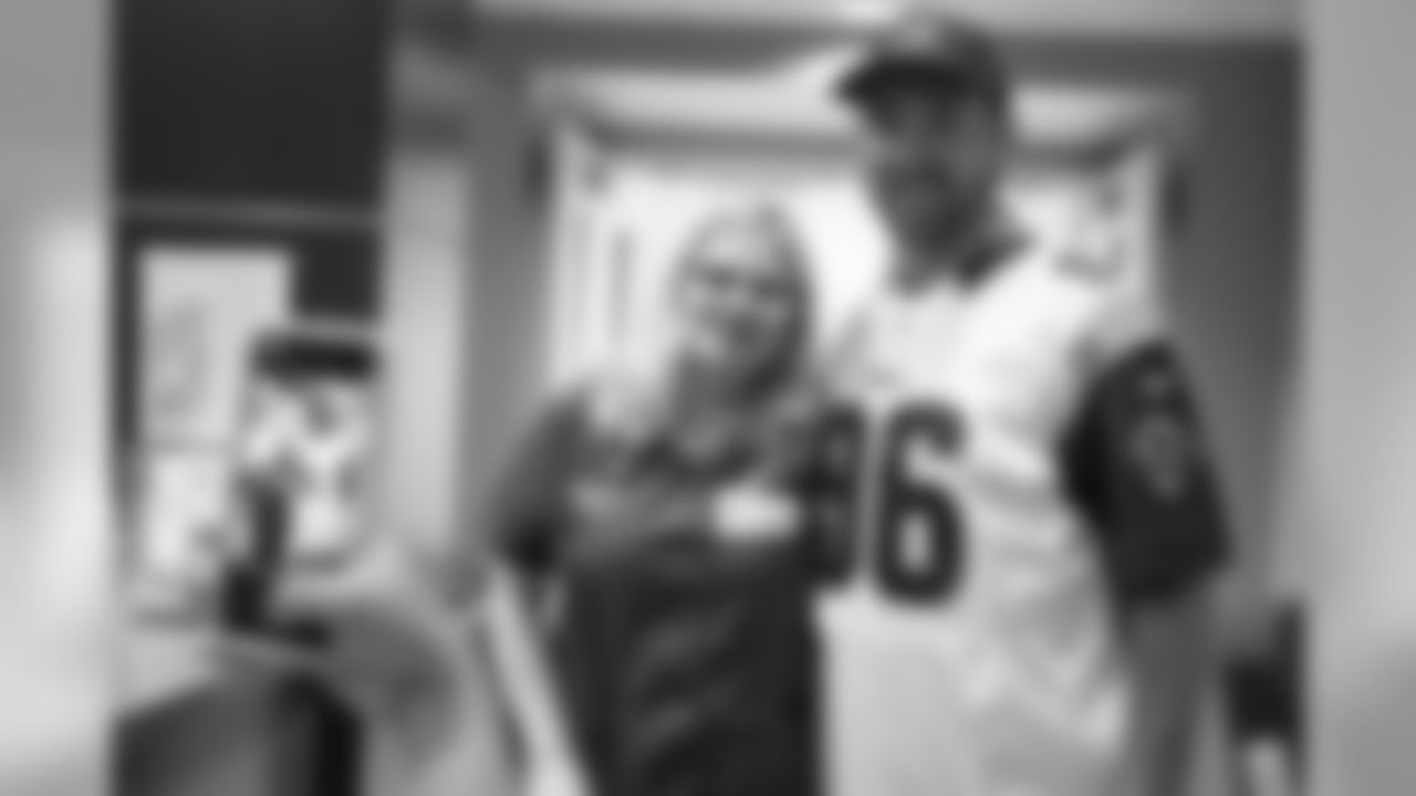 Outside linebacker #96 Matt Longacre of The Los Angeles Rams and Community Affairs visited patients of the Cedars-Sinia Infusion center at Cedars-Sinai Medical Center on Tuesday October 09, 2018, in Los Angeles, California. (Daniel Bowyer/Rams)