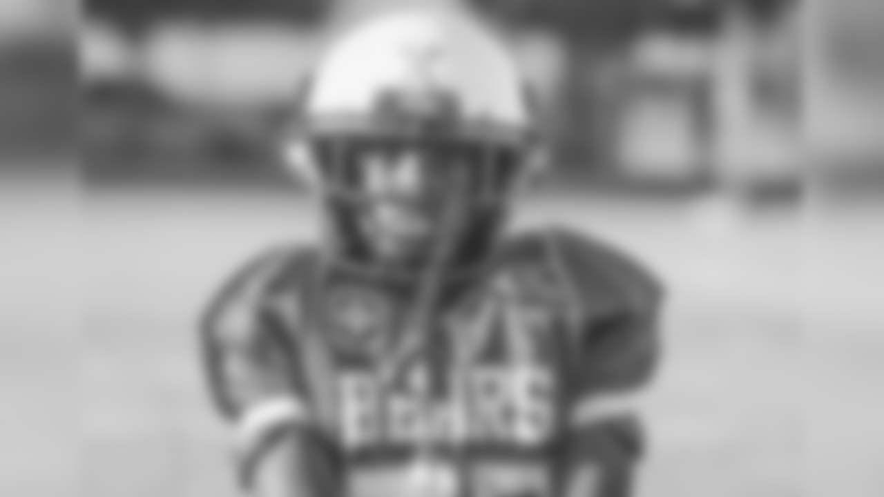 182109_WattsBears_Nike_HavASole_Surprise_DB_Social020