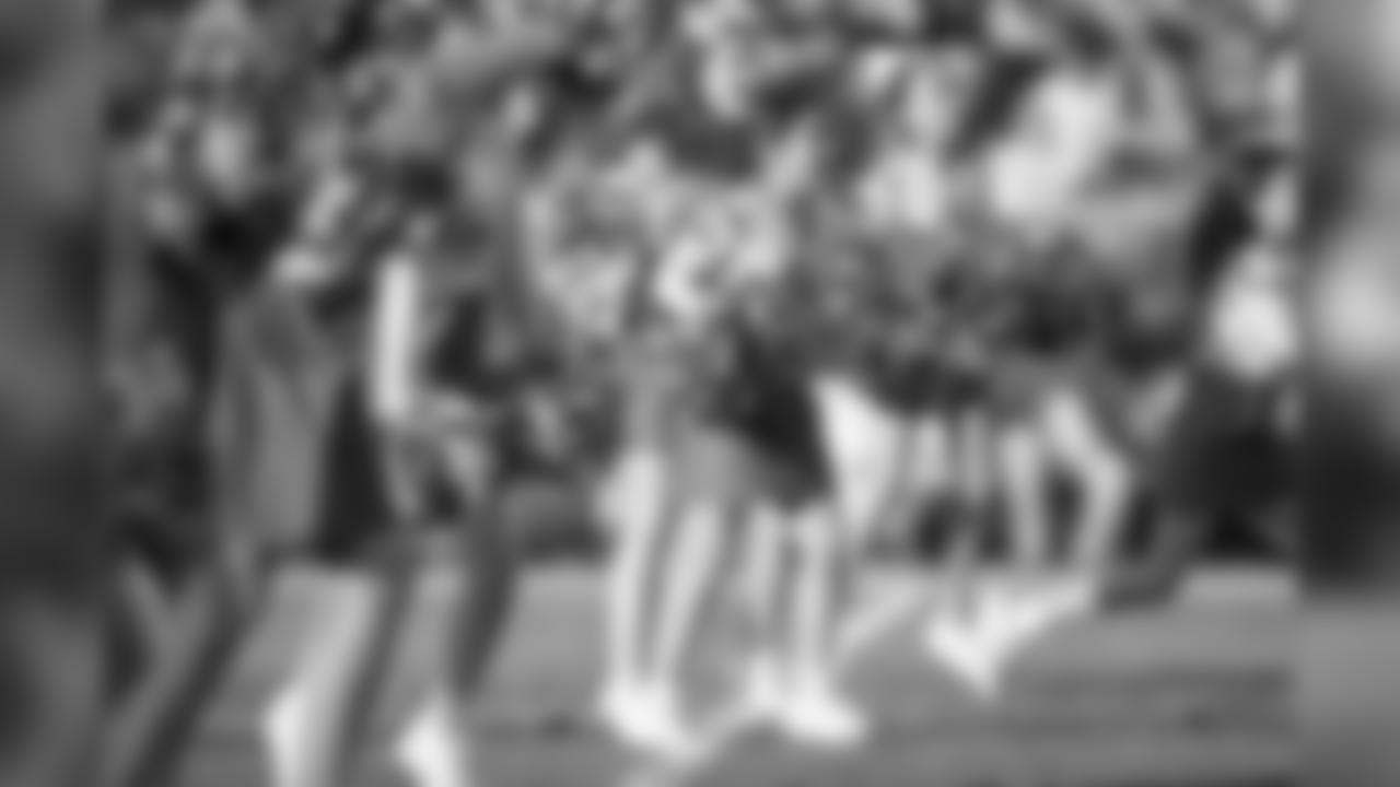 Junior Cheerleaders of the Los Angeles Rams perform during halftime of the Rams 48-32 victory over the San Francisco 49ers in an NFL Week 17 regular season football game, Sunday, December 30, 2018, in Los Angeles, CA. (Jeff Lewis/Rams)