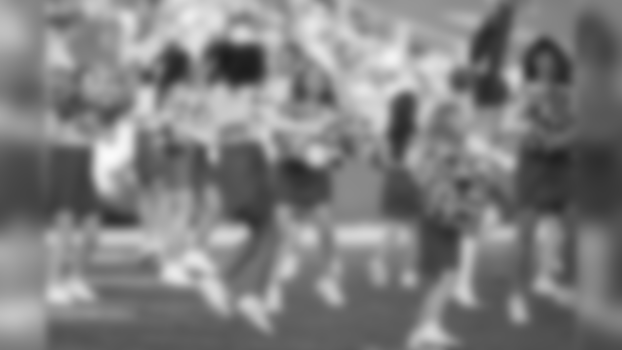 Junior Cheerleaders of the Los Angeles Rams perform during halftime of the Rams 48-32 victory over the San Francisco 49ers in an NFL Week 17 regular season football game, Sunday, December 30, 2018, in Los Angeles, CA. (Jeff Lewis/Rams)