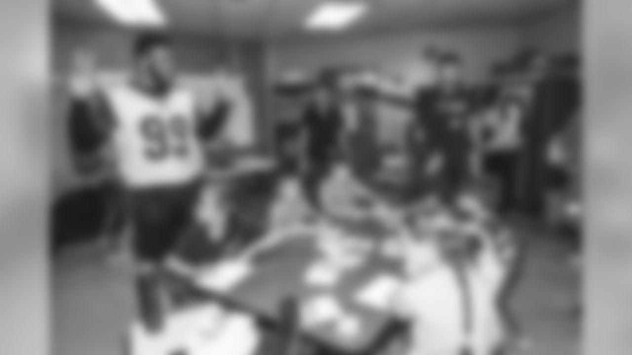 Defensive end (99) Aaron Donald and the Los Angeles Rams team up with the American Red Cross with Holiday Heroes as Rams players visit Sumac Elementary school to sit down with kids and write Holiday and Thank you cards to overseas Armed Forces service members. Tuesday, November 06, 2018, Agoura Hills, CA. (Will Navarro/Rams)