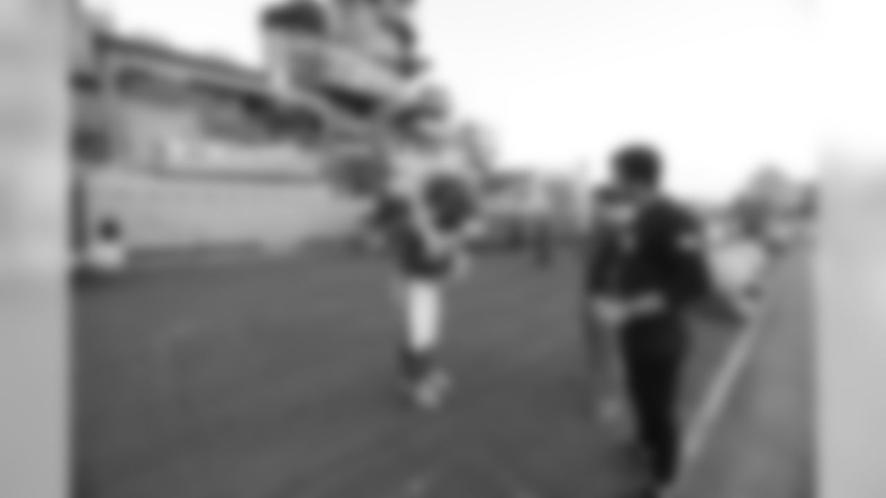 As part of Salute to Service Week, the Los Angeles Rams host approximately 150 youths for a Play 60 event on the USS IOWA Battleship along with USO volunteers to encourage participants to be physically active for 60 minutes a day. Participants take a tour of the USS IOWA Battleship museum. Wednesday, November 08, 2018, Los Angeles, CA. (Will Navarro/Rams)
