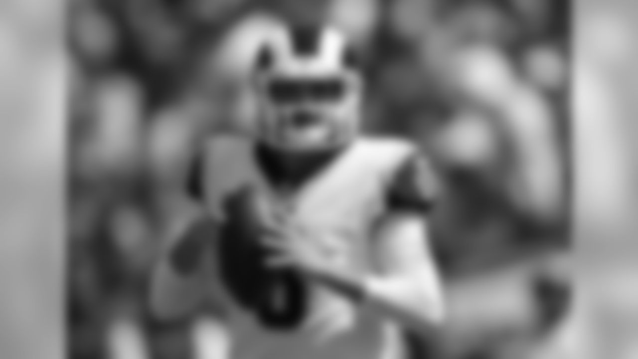 Los Angeles Rams quarterback Brandon Allen look s to pass during the second half in an NFL preseason football game against the Oakland Raiders Saturday, Aug. 18, 2018, in Los Angeles. (AP Photo/Kelvin Kuo)