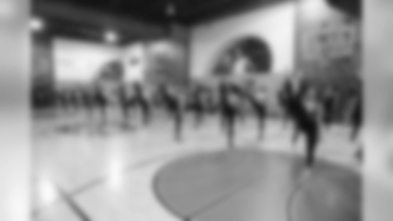 The Los Angeles Rams Cheerleaders partnered with 24 Hour Fitness North Hollywood host Rams Cheerleading Workshop joined by Rams Alumni and former veteran cheerleaders. Tuesday, March 26, 2019 in North Hollywood, CA. (Will Navarro/Rams)