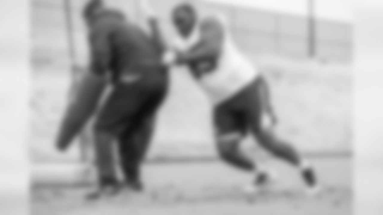 Defensive tackle (65) Boogie Roberts of the Los Angeles Rams works out on the field during Phase II of the offseason program, Wednesday, May 15, 2019, in Thousand Oaks, CA. (Jeff Lewis/Rams)