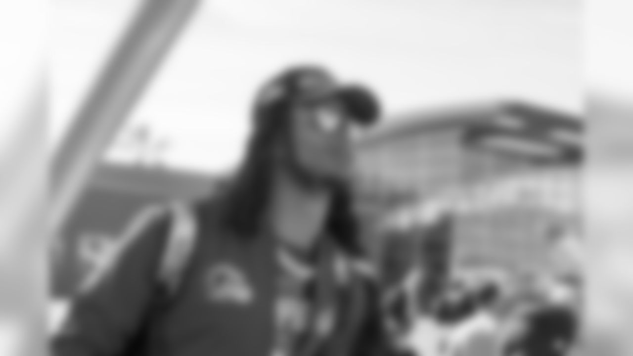 Running back (30) Todd Gurley of the Los Angeles Rams gets on the plane at LAX to fly to Atlanta for Super Bowl LIII, Sunday, January 27, 2019, in Los Angeles, CA. (Jeff Lewis/Rams)