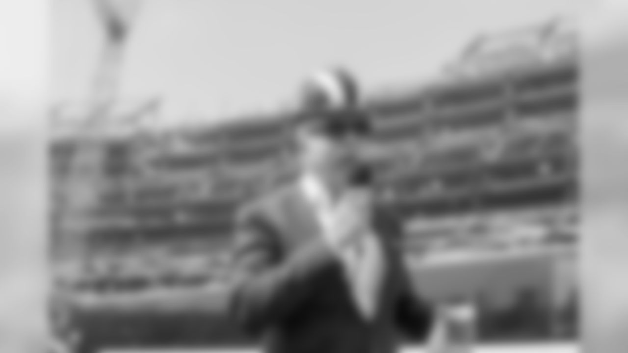 Owner Stan Kroenke of the Los Angeles Rams speaks to the team while touring the new Inglewood Stadium site, Thursday June 14, 2018, in Inglewood, CA. (Jeff Lewis/Rams)