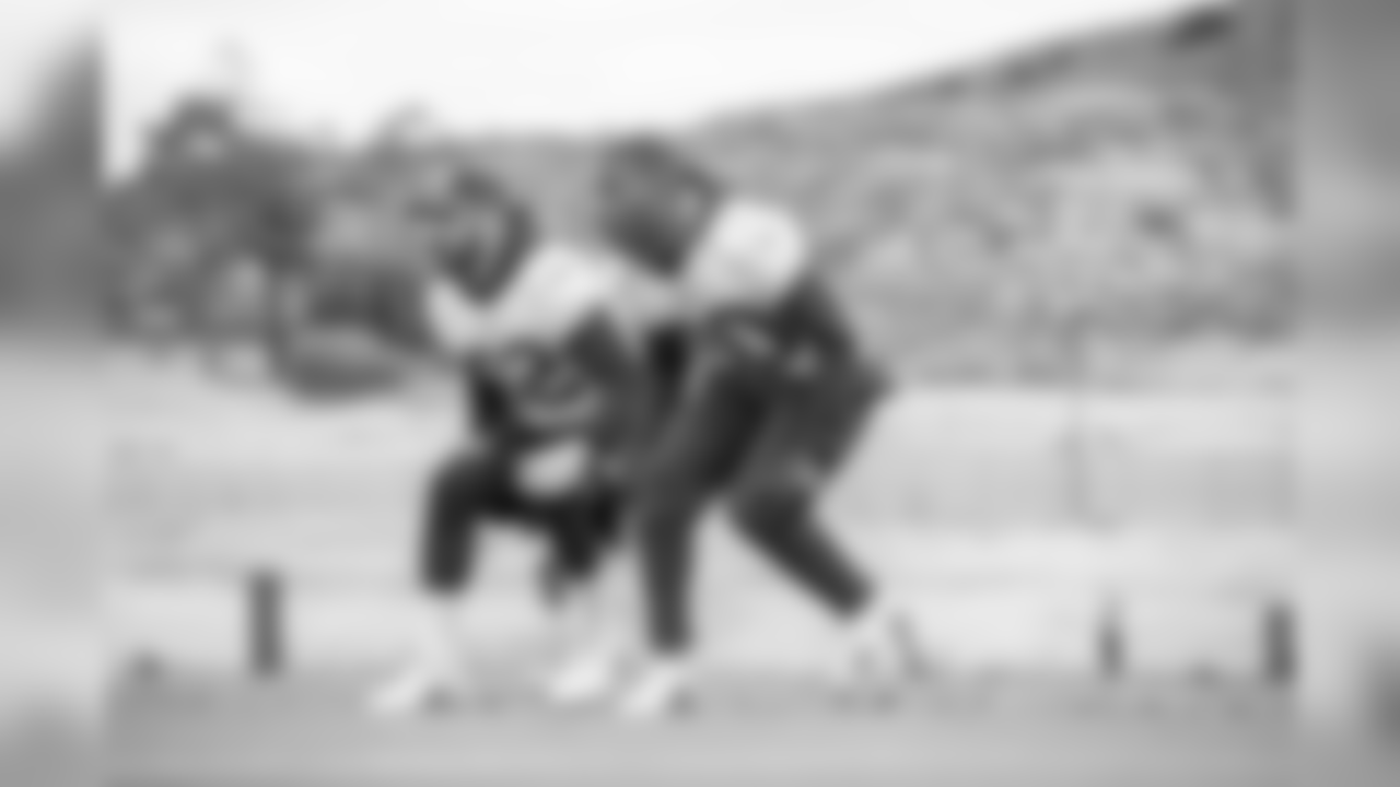 Safety (32) Eric Weddle and cornerback (20) Troy Hill of the Los Angeles Rams practice on day 5 of Phase II of the offseason program workouts, Monday, May 6, 2019, in Thousand Oaks, CA. (Jeff Lewis/Rams)