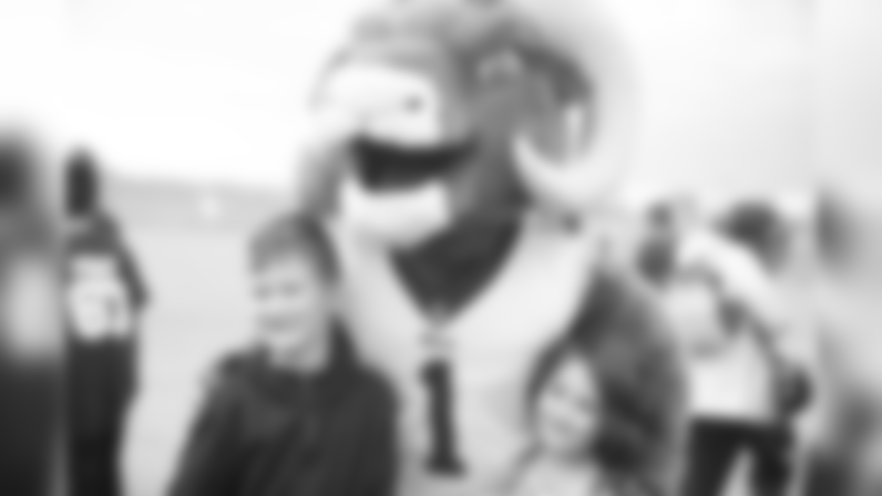 The Los Angeles Rams Community Affairs team, and Rams mascot Rampage host Play 60 to encourage children of active duty military to lead healthy lives, at March Air Reserve Base in Moreno Valley, CA, on April 5th, 2019. (Daniel Bowyer/Rams)