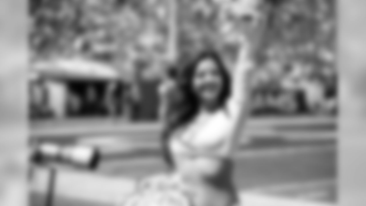 SOCIAL_180923_Chargers_Rams_HU_059