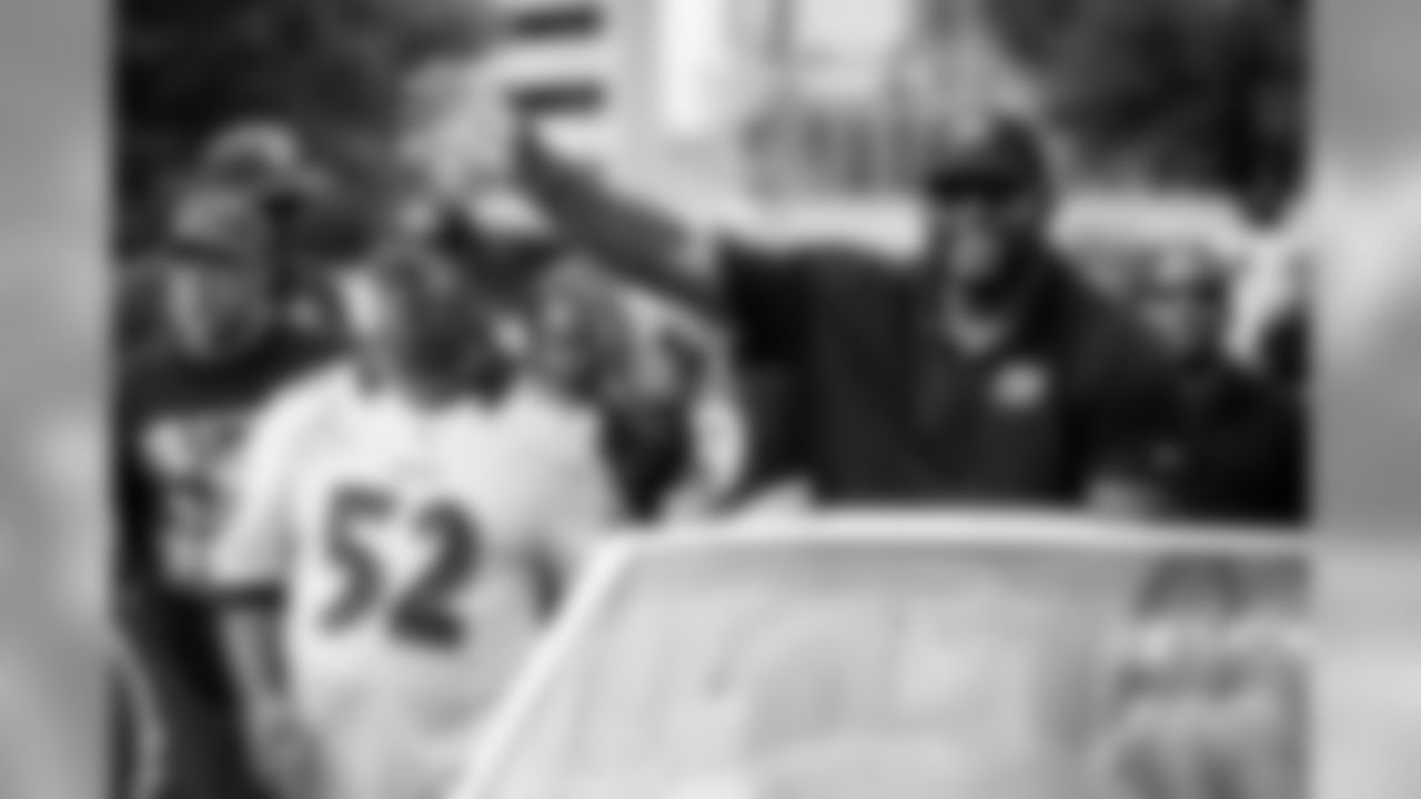 RayLewisParade092218sh012