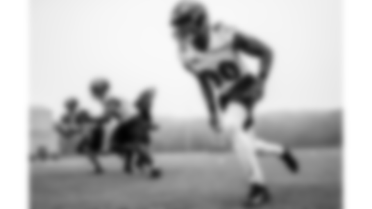 OLB Mike Onuoha