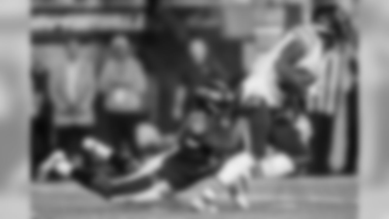 ILB Alvin Jones