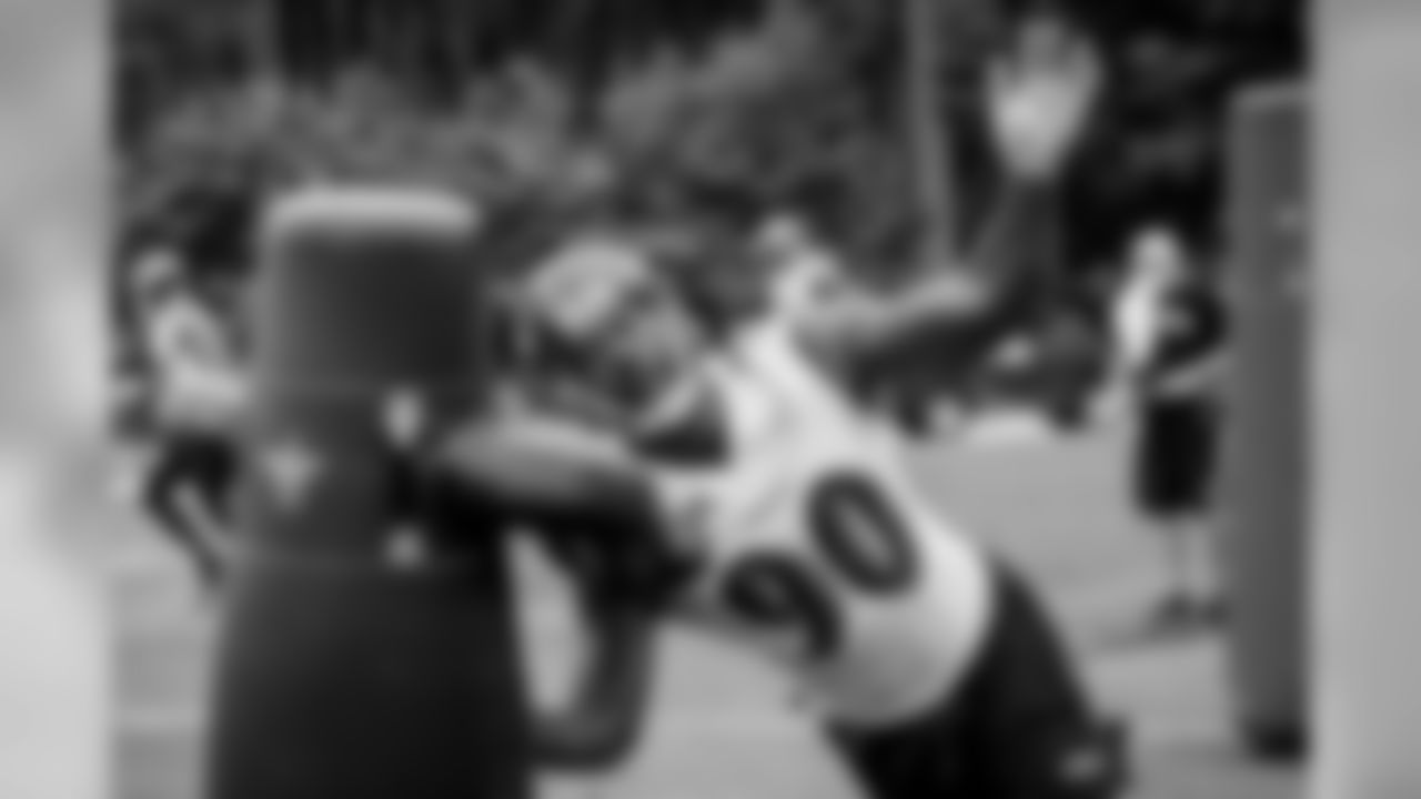 OLB Za'Darius Smith