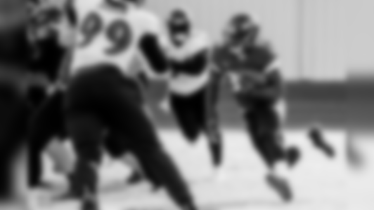 RB Gus Edwards