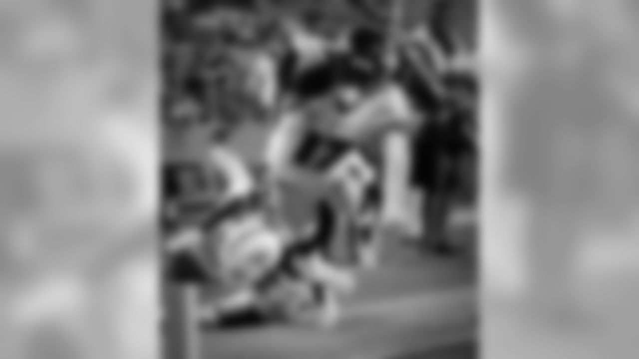 @jlas (Jordan Lasley) “You can either make the play or you can watch the play be made” @raylewis