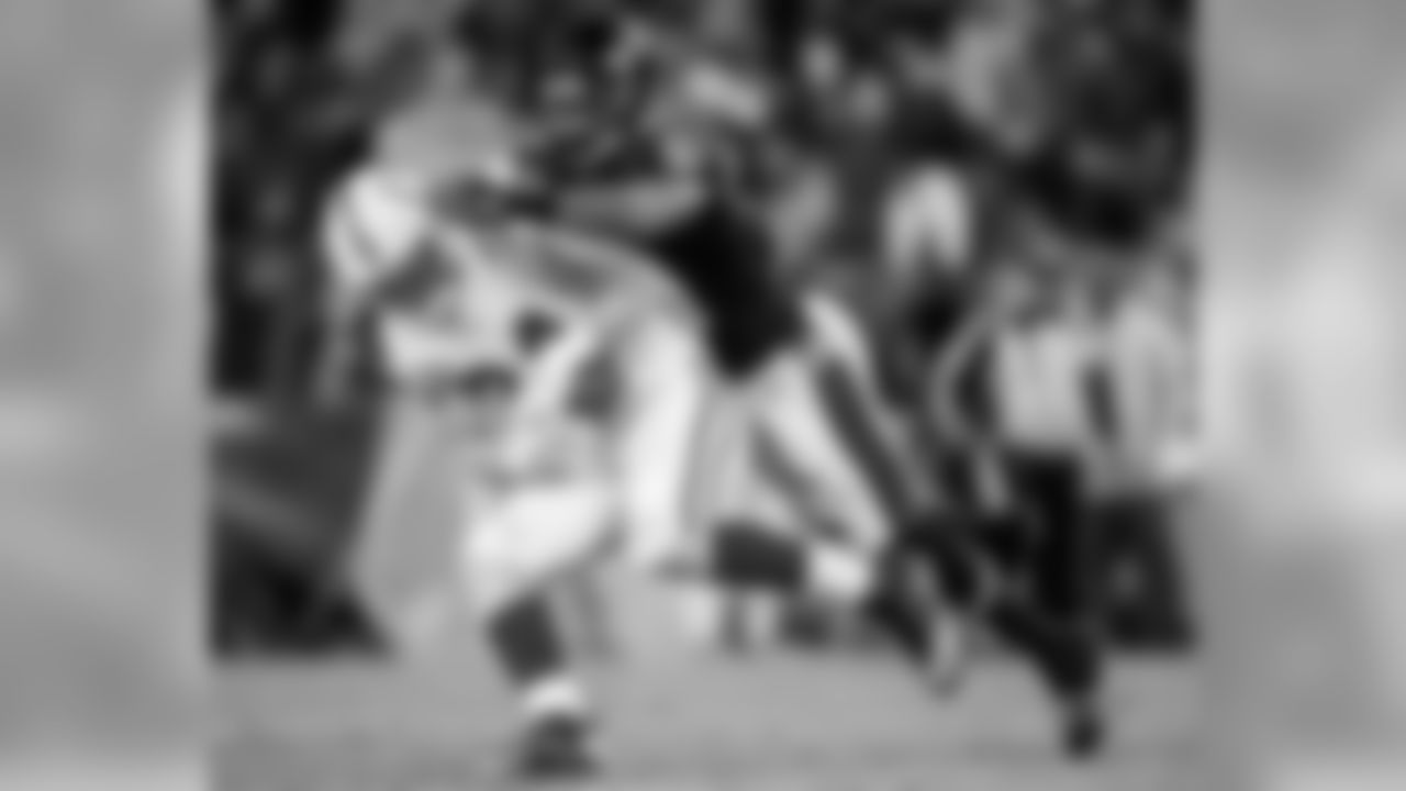 DB/LB Anthony Levine