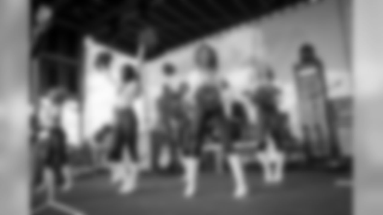102118-Cheer-008