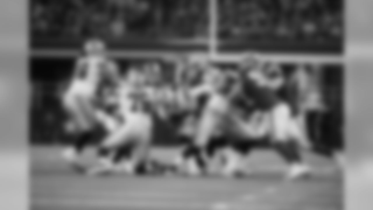 112218DALvsWAS030