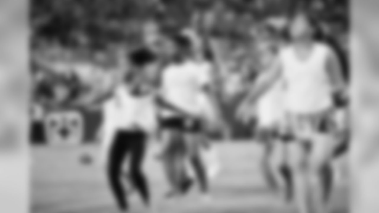 082616_BUFvsWASCheerCamp641