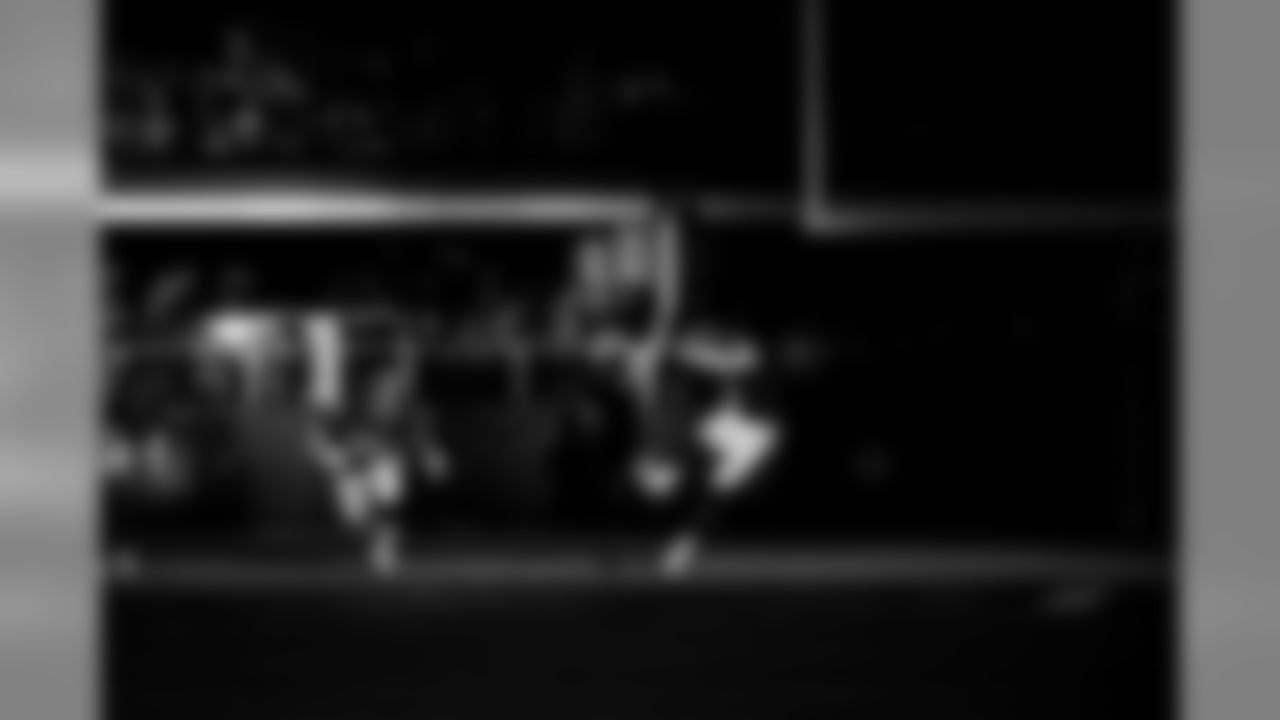 112218DALvsWAS025