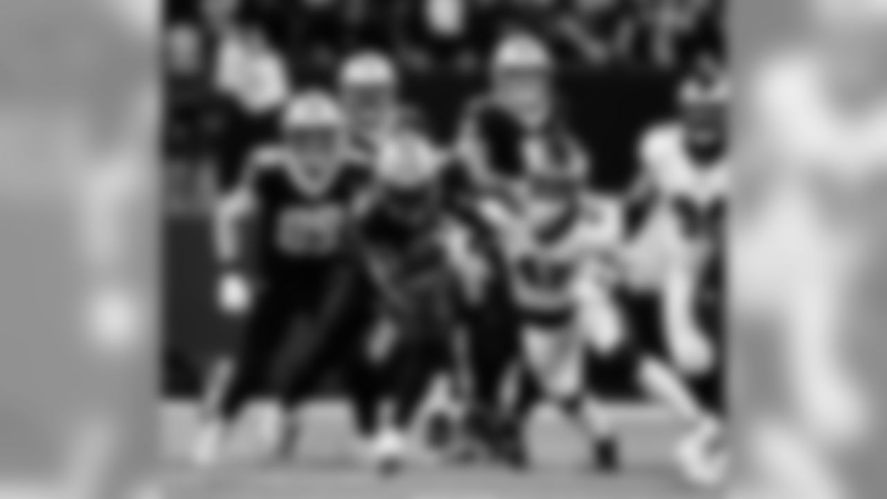 Saints 20 - Eagles 14 (W)
Divisional Game
Michael C. Hebert