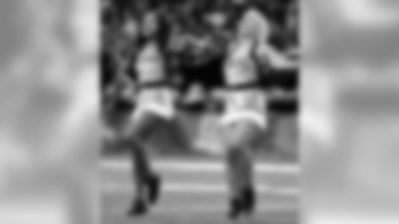 Gallery_Faces_Saintsations_indya010419_15