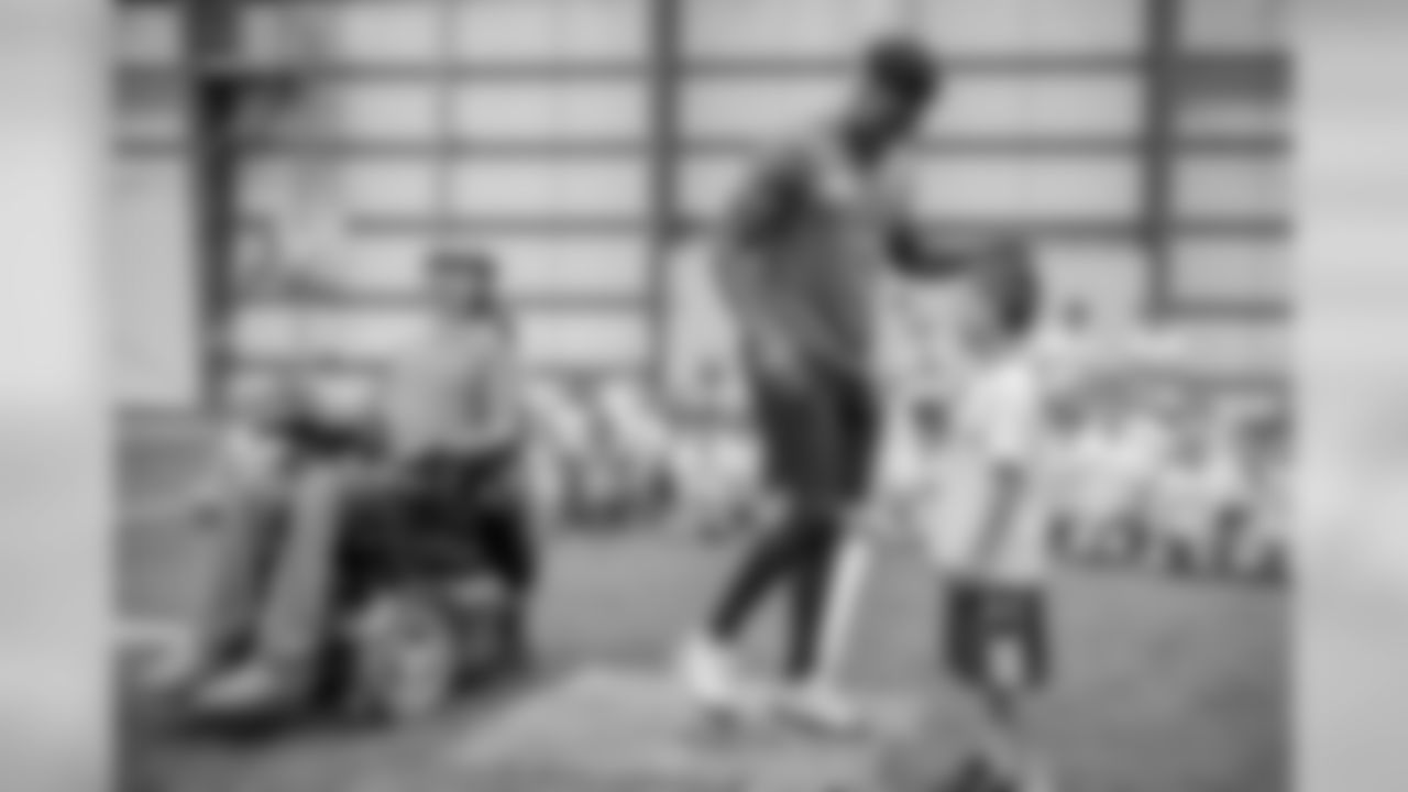 Gallery-SteveGleason-FootballClinic-060819_065