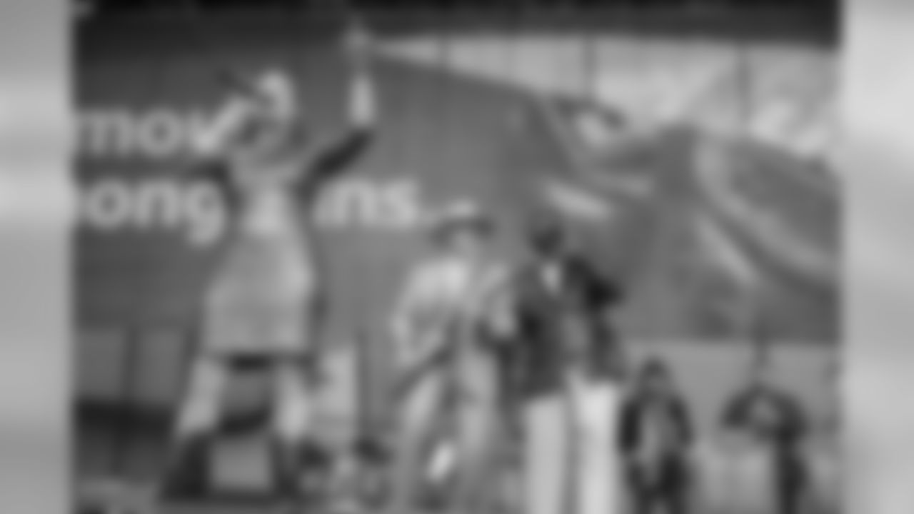 Gallery-Champions-2560-1440-1071