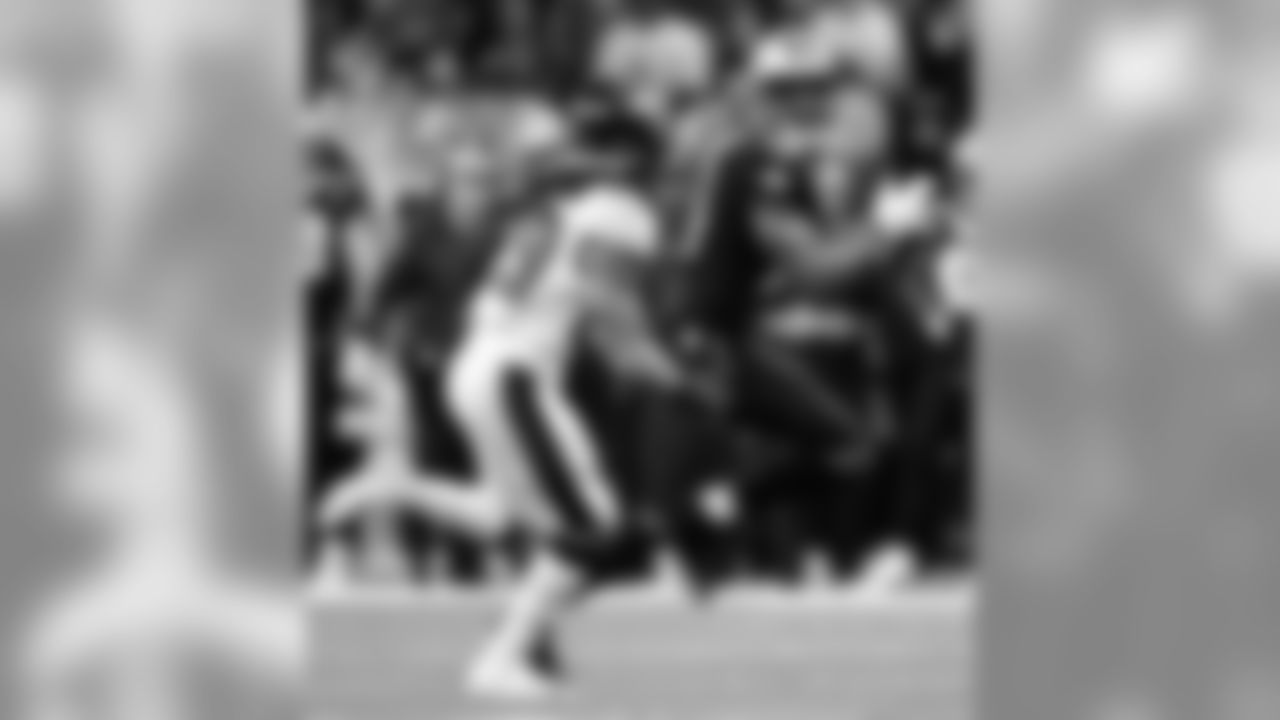 Saints 20 - Eagles 14 (W)
Divisional Game
Michael C. Hebert