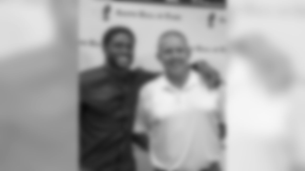 The Saints Hall of Fame has selected RB/PR Reggie Bush and WR Marques Colston for induction in 2019, while former Louisiana Governor Kathleen Blanco has been chosen to receive the Joe Gemelli “Fleur de Lis” award for her vast contributions to the New Orleans Saints organization, announced on June 5, 2019.