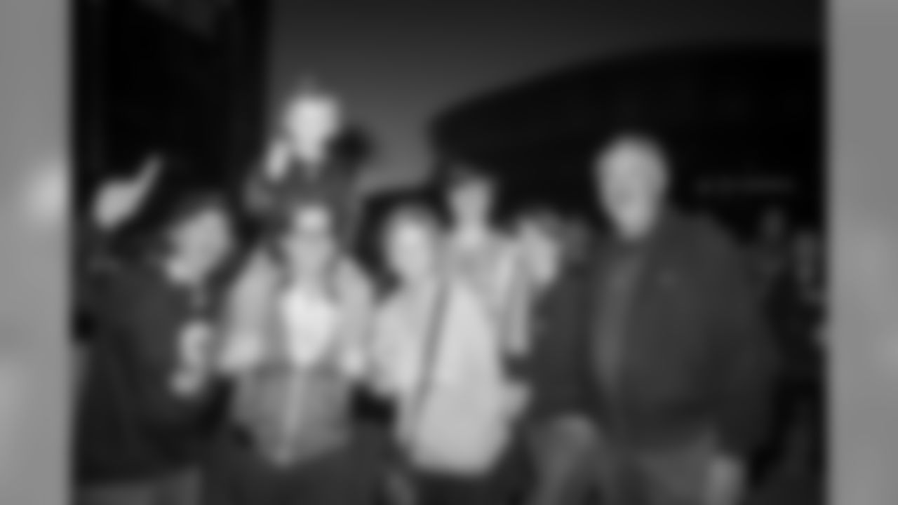 Gallery-Fans-2560-1440-1372