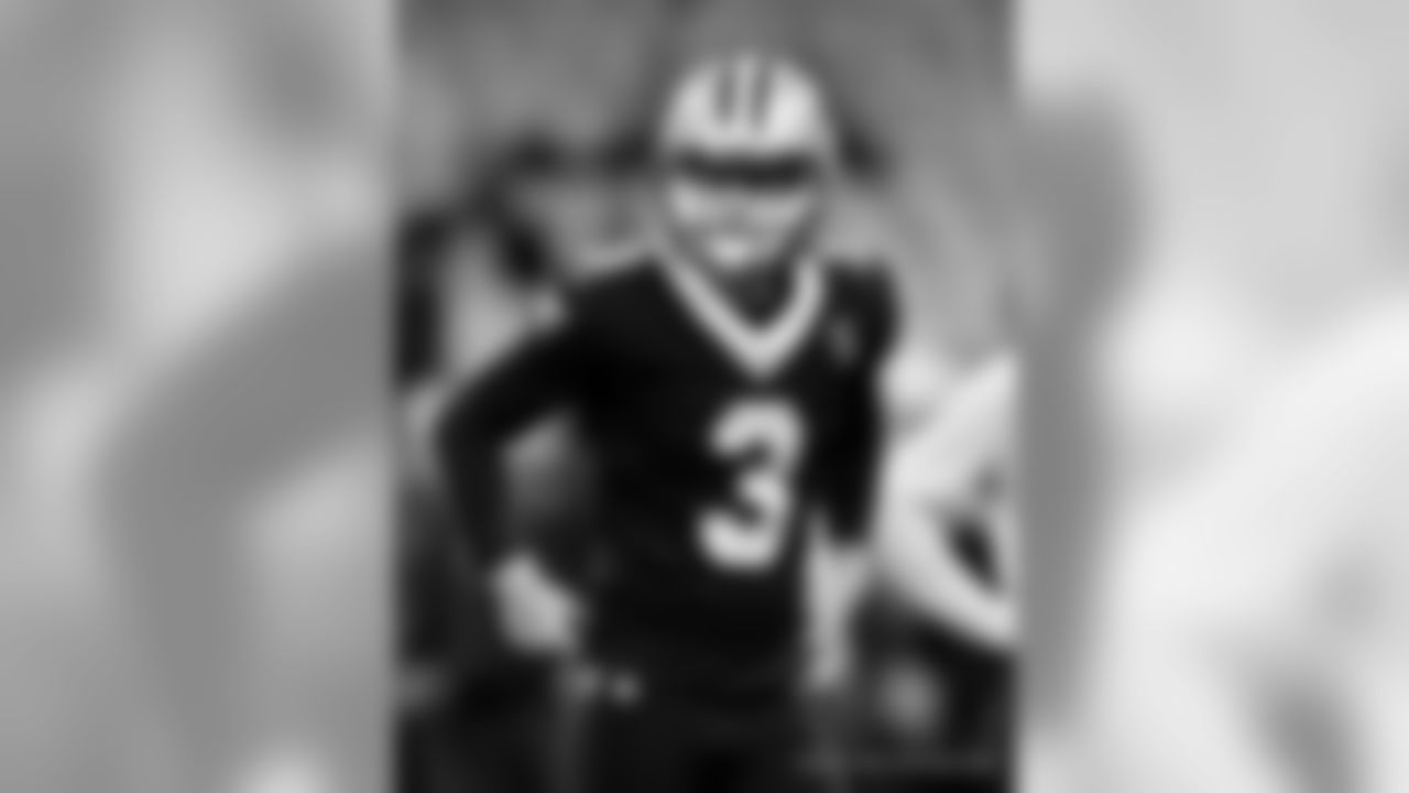 Saints 20 - Eagles 14 (W)
Divisional Game
Michael C. Hebert