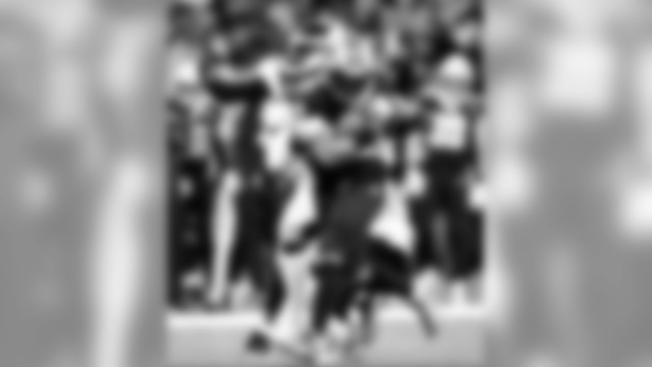 Saints 20 - Eagles 14 (W)
Divisional Game
Michael C. Hebert