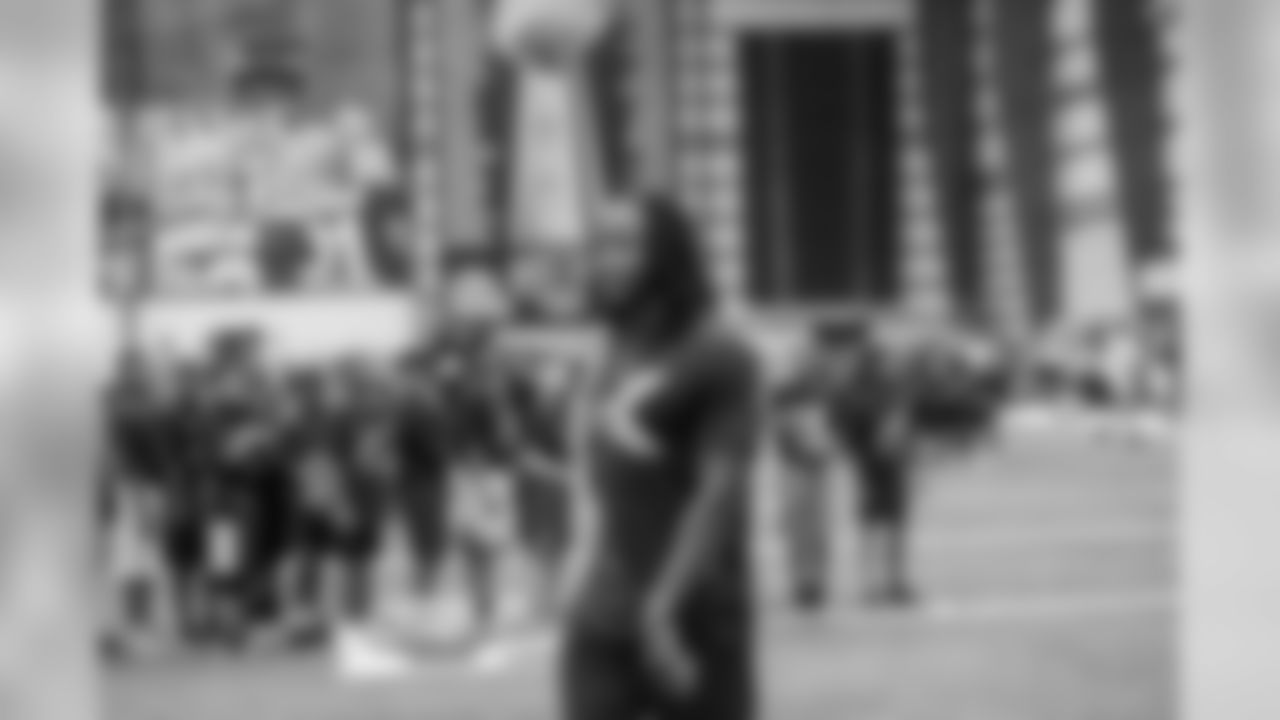 Gallery-AlvinKamara-Camp-060119_045