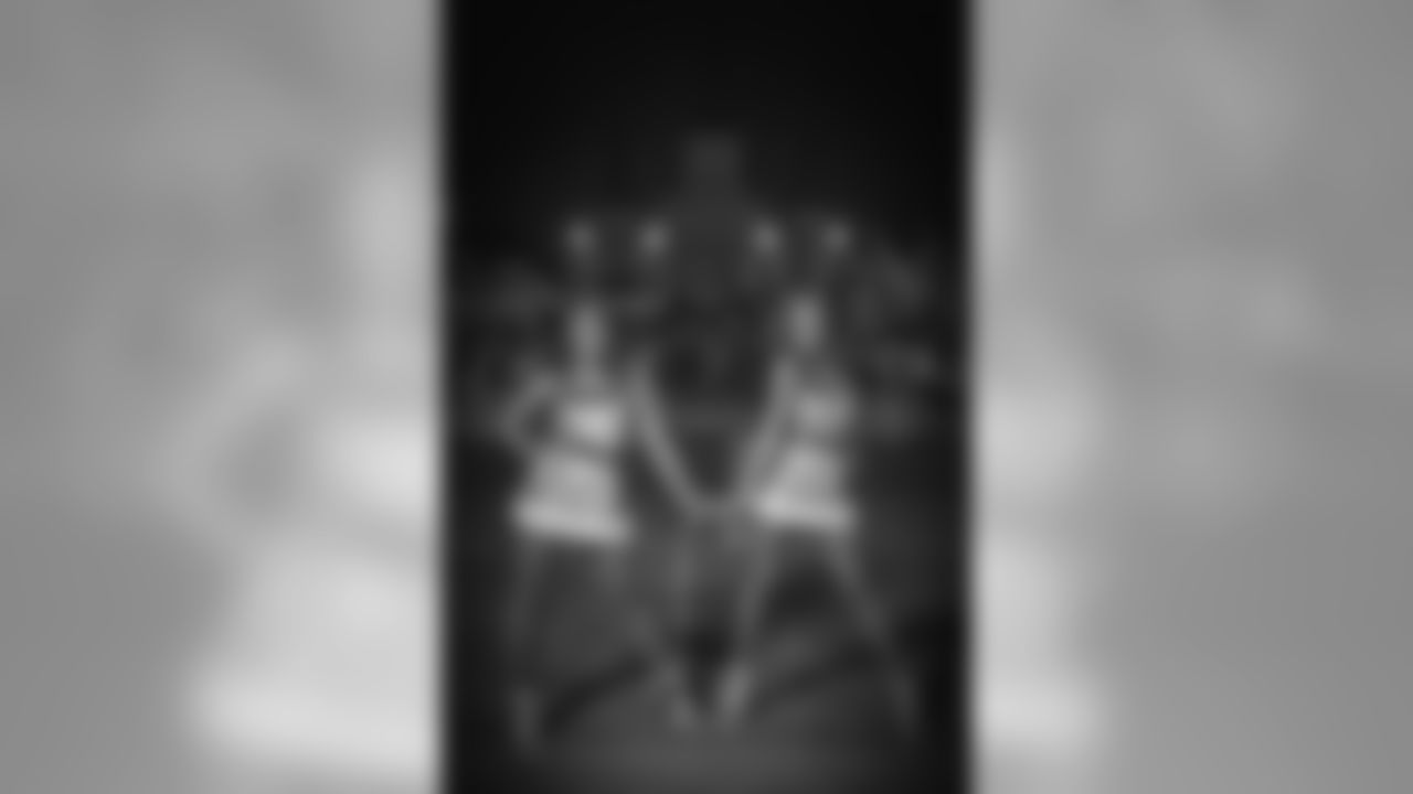 Gallery_Faces_Saintsations_indya010419_12