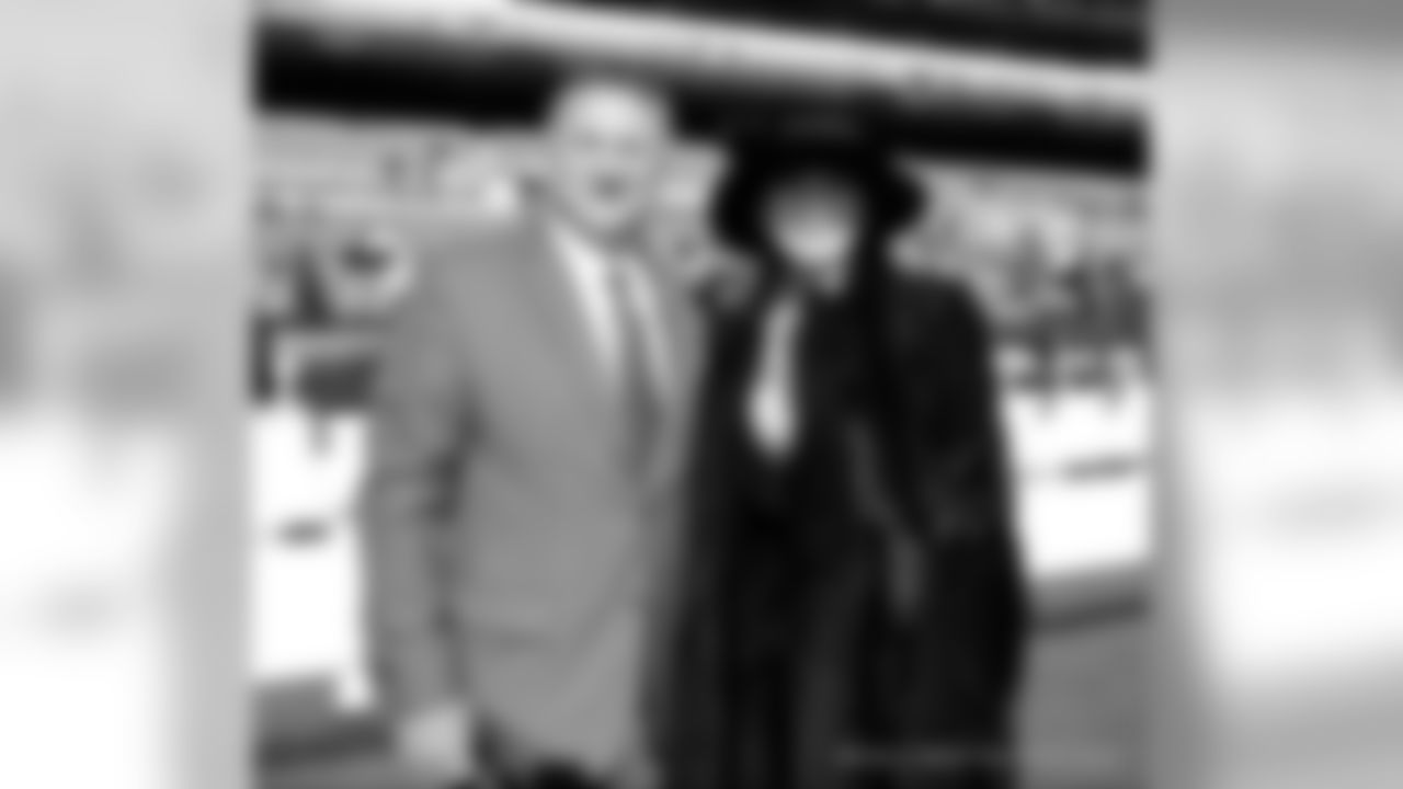 Gallery-Reg-Wk7-Saints-Ravens-Sideline-102118-009